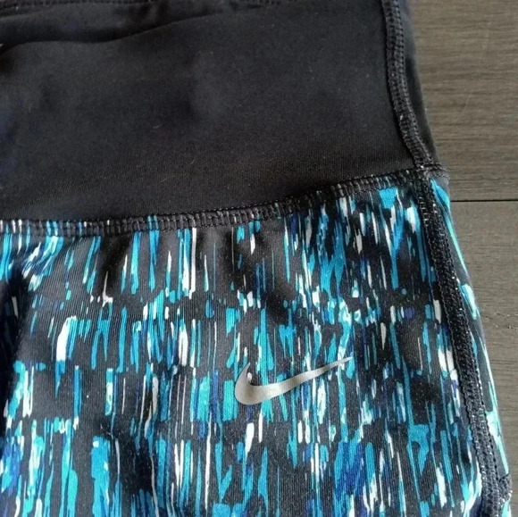 Nike Cropped leggings xs like new - Picture 2 of 3